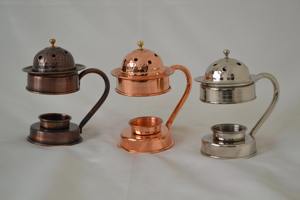 Quemador de incienso de latón con acabado de cobre de tamaño mediano Quemador de metal para interiores y exteriores Diseño elegante Uso en el hogar Tamaño de color personalizado disponible - Product Image 4