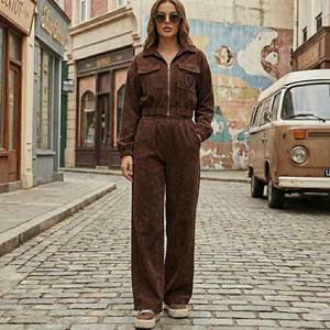 Ensemble deux pièces en velours marron chocolat pour femme, style rétro années 70, streetwear vintage, coton à côtes larges, short au-dessus du genou - Product Image 1