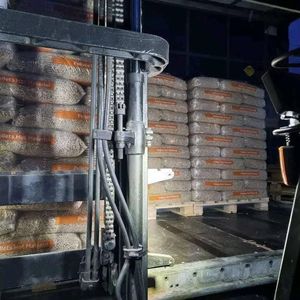Compre pellets de madera de pino austriaco A1 de color blanco para los mercados europeos. Pellets de madera sueca en venta a un precio asequible. - Product Image 5