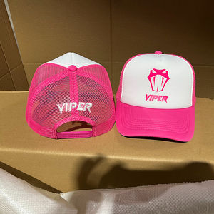 Casquette de baseball Snapback classique avec logo personnalisé, casquette de camionneur brodée en maille de mousse unie à 5 panneaux avec tissu éponge pour les performances - Product Image 1