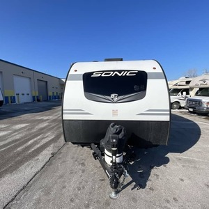 Camper pliable et étanche V-e-n-t-u-r-e- Rv S-o-ni-c Lite 150VRK 2023 d'occasion, prêt à la vente - Product Image 1