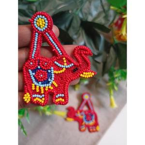 Boucles d'oreilles en perles faites à la main de qualité supérieure avec conception personnalisée pour les collections de printemps et d'été disponibles à un prix abordable - Product Image 2