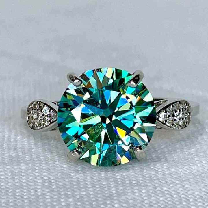 สีเขียว