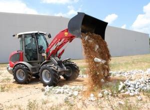 Nueva Cargadora Compacta de Ruedas Takeuchi TW80-2 con Trituradora Forestal, Cargadora Compacta de Orugas de 5 Toneladas para Limpieza de Terrenos y Construcción - Product Image 3