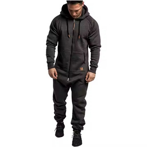 Vêtements d'entraînement unisexe respirants Combinaison de survêtement décontractée pour hommes avec logo personnalisé Offre Spéciale pour la saison d'hiver - Product Image 1