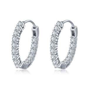 Boucles d'oreilles créoles classiques Jeulia en argent sterling et cristal - Product Image 1