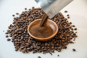 Café Instantáneo Secado por Aspersión en Cartón de 25 kg de Vietnam para Productores de Café con Sabor Ácido y Amargo, Aroma Equilibrado, Marca Privada OEM - Product Image 3