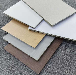 Panneaux <span class=keywords><strong>de</strong></span> <span class=keywords><strong>plafond</strong></span> en nid d'abeille en aluminium ignifuges et résistants à l'humidité légers pour la décoration <span class=keywords><strong>de</strong></span> <span class=keywords><strong>plafond</strong></span> intérieur - Product Image 6