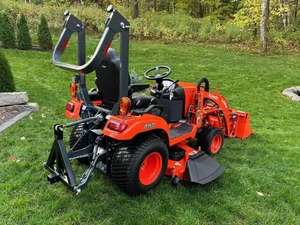 Kubota BX2380 Used Tractor with Cab Including Front Snow Blower - Product Image 3