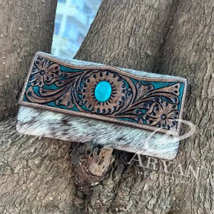 Cartera larga de cuero con pelo y herramienta con piedra turquesa Western Cowhide & Floral Cartera de tarjeta de crédito de cuero genuino para mujer - Product Image 1