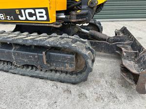 Miniexcavadora JCB de 1,8 toneladas, miniexcavadora usada, excavadora sobre orugas con accesorio de cubo, peso operativo, núcleo de bomba de motor - Product Image 2