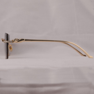 Lunettes de soleil marron unisexe serties de diamants en moissanite / Idéal pour un usage quotidien Lunettes de créateur - Product Image 4