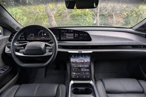 SUPER CLEAN 2022 LU-CID A-IR GR-AND TO-UR-ING DUAL-MOTOR  TRANSMISIÓN AUTOMÁTICA - Product Image 2