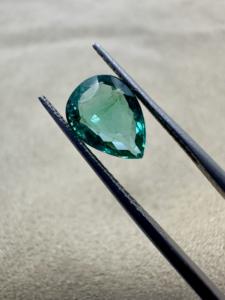 ลูกแพร์พลอยสีเขียวแซมเบียธรรมชาติอัญมณีสีเขียวเจียระไนแบบหลวมได้รับการรับรอง - Product Image 6