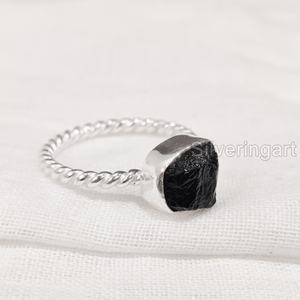 Bague en argent sterling 925 pour femme, pierre brute, tourmaline noire, pierre de naissance d'octobre, bande torsadée, pour fêtes et Noël - Product Image 5