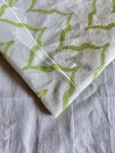 ผ้าฝ้ายพิมพ์ลายเรขาคณิตสีเขียวมะกอก ดีไซน์ลายตาข่ายโมเดิร์นแบบโมร็อกโก - Product Image 4