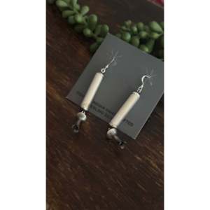 Pendientes Colgantes de Plata de Ley con Perlas Hechos a Mano por Navajo, Joyería Cultural Coleccionable - Product Image 4