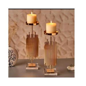 Bougeoir décoratif en métal d'inspiration antique, parfait pour un charme intemporel dans les espaces de vie formels et décontractés - Product Image 2