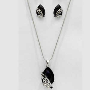 Kriaa mariposa diseño colgante conjunto piedra negra joyería de moda 1109707E - Product Image 1