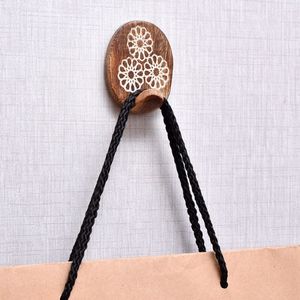 ตะขอแขวนผนังไม้สำหรับห้องน้ำแบบขายส่ง สีขาว ตะขอแขวนเสื้อและไม้แขวนเสื้อ สีน้ำตาล ไม่ต้องเจาะผนัง รุ่น WHK-2085 - Product Image 2