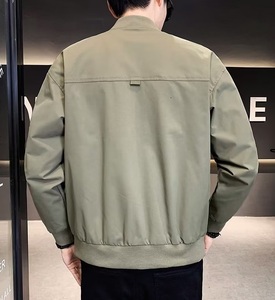 เสื้อแจ็กเก็ตเบสบอลแบบหนาสีทึบเสื้อโค้ทแบบลำลองของผู้ชายเสื้อเบสบอลออกแบบโลโก้ได้ตามต้องการ - Product Image 3