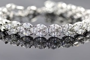 Pulsera personalizada de perlas de moissanita y acero inoxidable Hermosa forma de marquesa Regalo perfecto para ella - Product Image 3