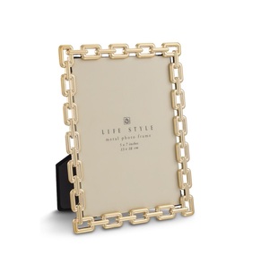 Marco de fotos de metal Premium con diseño antiguo, perfecto para casas patrimoniales, hoteles y salas de estar elegantes - Product Image 6