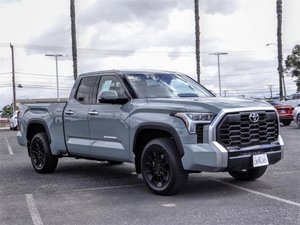 PREMIÈRE MAIN TITULAIRE 2023 TOYOTA TUNDRA LIMITED PICKUP VOITURE D'OCCASION EN BON ÉTAT - Product Image 1