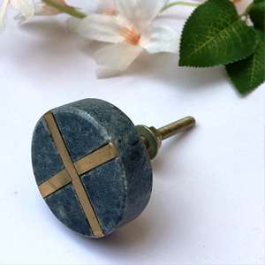 Pierre de marbre blanche ronde artisanale moderne et porte en laiton à 3 lignes 3 tailles de forme de couleur personnalisées fabriquées en Inde article - Product Image 2