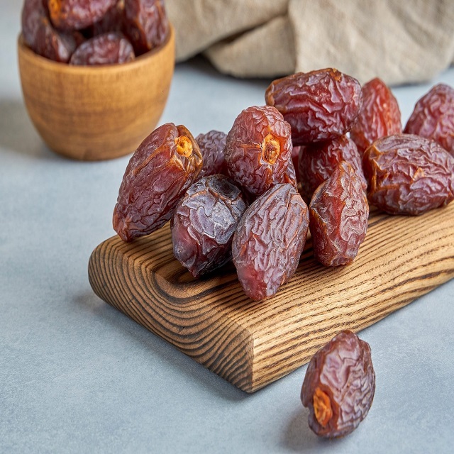 Свежие и вкусные даты, доступные на складе для всех рынков, отлично подходит для ежедневных перекусов и бизнес-продаж