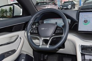 BYD SONG PLUS EV SUV 2026 con Batería de Litio, Neumáticos R17, Motor Único, Cámara Trasera, Luces LED, Aire Acondicionado Automático - Product Image 2
