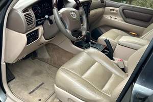 Toyota Land Cruiser 2002 d'occasion, inspectée, moteur V8, 4 roues motrices, non modifiée, vert mica River Rock - Product Image 4