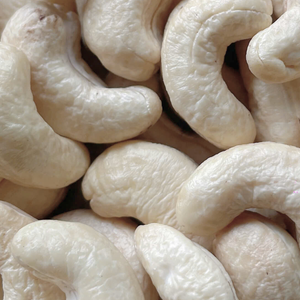 Hot Sales High Quality Raw Cashew <b>Nuts</b> Raw Cashew <b>Nut</b> In Africa Cashew <b>Nuts</b> WW180, WW240, WW320 SANTIGO OEM, ODM - Product Image 1