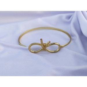 Bracelets en laiton faits à la main élégants pour femmes, idéaux pour offrir en cadeau - Product Image 4