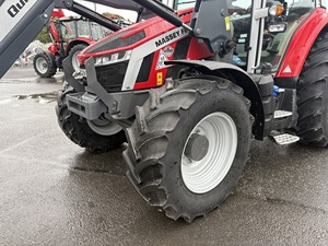 Massey Ferguson 5S.115 d'occasion à la vente en excellente condition - Product Image 3