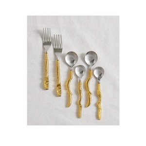 Couverts dorés en acier inoxydable pour les intérieurs ou les occasions spéciales inspirés de la royauté. - Product Image 2