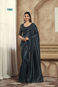 El último Sari de trabajo con borde de seda satinada suave de diseñador de Fab Zone - Product Image 5