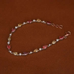 Bracelet de tennis minimaliste de luxe en or massif 18KT Bracelet personnalisé en forme de poire rose et jaune Bracelet en diamant de laboratoire taillé en caisse toutes occasions - Product Image 4