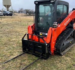 รถตักล้อยางแบบสกิดสเตียร์พร้อมบุ้งกี๋สำหรับงานก่อสร้าง - Product Image 3