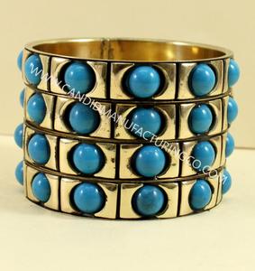 Ensemble de bracelets élégants en laiton avec résine pour filles Ensemble de bracelets de mariage et de fête à usage quotidien Bracelets à bas prix de haute qualité - Product Image 1