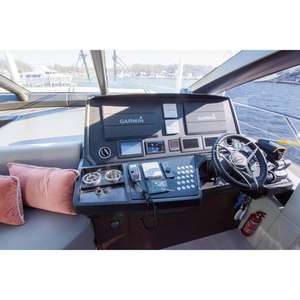 Yacht à voile de luxe en fibre de verre Sunseeker Predator 74 XPS 2021 avec des caractéristiques de haute performance, propulsion à essence, 35-40 nœuds - Product Image 1