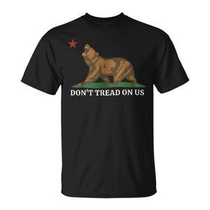 T-Shirt Patriottica Premium 'Don't Tread on Us' con Design Orso della California per Uso Promozionale - Product Image 1