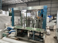 Machine de remplissage et de bouchage automatique de bouteilles d'eau en PET Aim Technologies, 12 buses, 1000 ml, entraînement électrique PLC