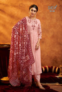 Kurti en soie mélangée de viscose lourde à la demande avec imprimé patola en soie avec Kurti pour femmes moins lourd pour vêtements de mariage - Product Image 5