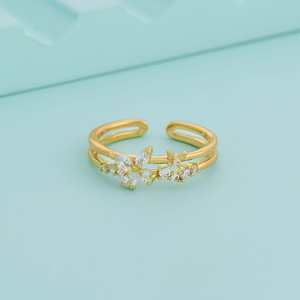 Bague géométrique plaquée or et rhodium pour offrir en cadeau, moderne et tendance, plaqué or 18 carats, formes d'étoiles et de chiffres - Product Image 1