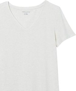 T-shirts à col en V idéaux pour femmes doux, confortables et prêts pour la vente en gros - Product Image 6