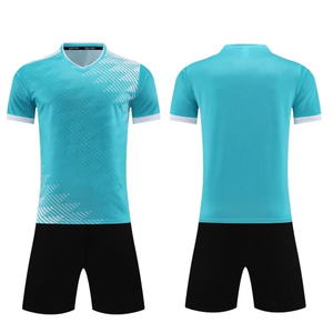 Top qualité personnalisé hommes nouveau Football uniforme vêtements de sport respirant 100% personnalisé Football uniforme T-shirt et Shorts - Product Image 3