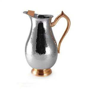 Jarra Moderna Plateada con Detalles Sutiles en Dorado, Diseño Martillado, Vajilla Elegante para Cocina, Sala de Estar y Comedor, de la India - Product Image 1