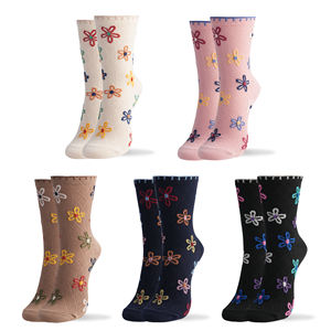 Chaussettes en coton pour femmes, respirantes, décontractées, tricotées, motif floral, design mignon, chaussettes coréennes pour un usage quotidien - Product Image 1