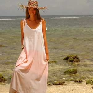 Robes élégantes de haute qualité pour dames Dernier produit fabriqué à la main Nouveau design Taille naturelle Costumes pour femmes pour la fête - Product Image 1